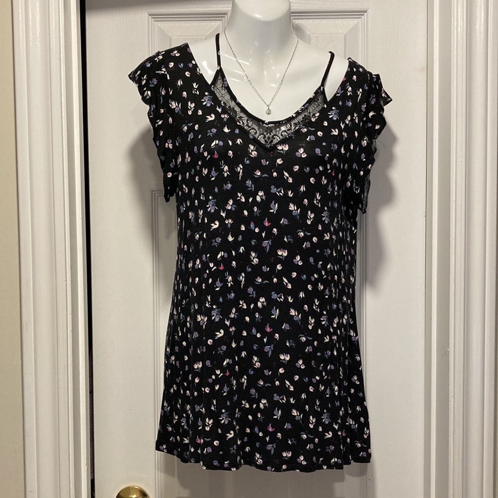 Maurices - Floral Cold Shoulder Lace Insert Scoop Neck Cap Sleeve Top - Sz S